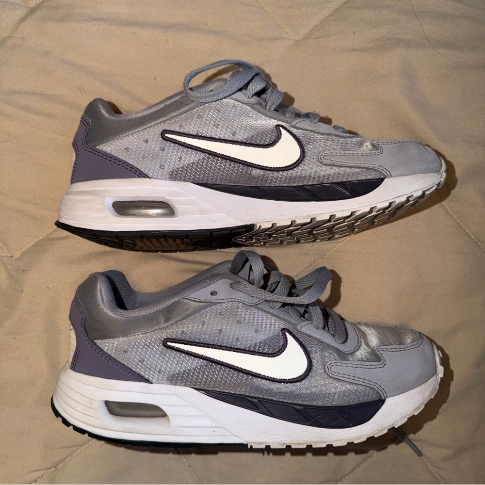 Nike Air Max Solo Grey and White Size 3.5Y
